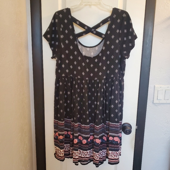 Torrid Black Print Challis Mini Dress sz 0 (large) - Picture 5 of 6